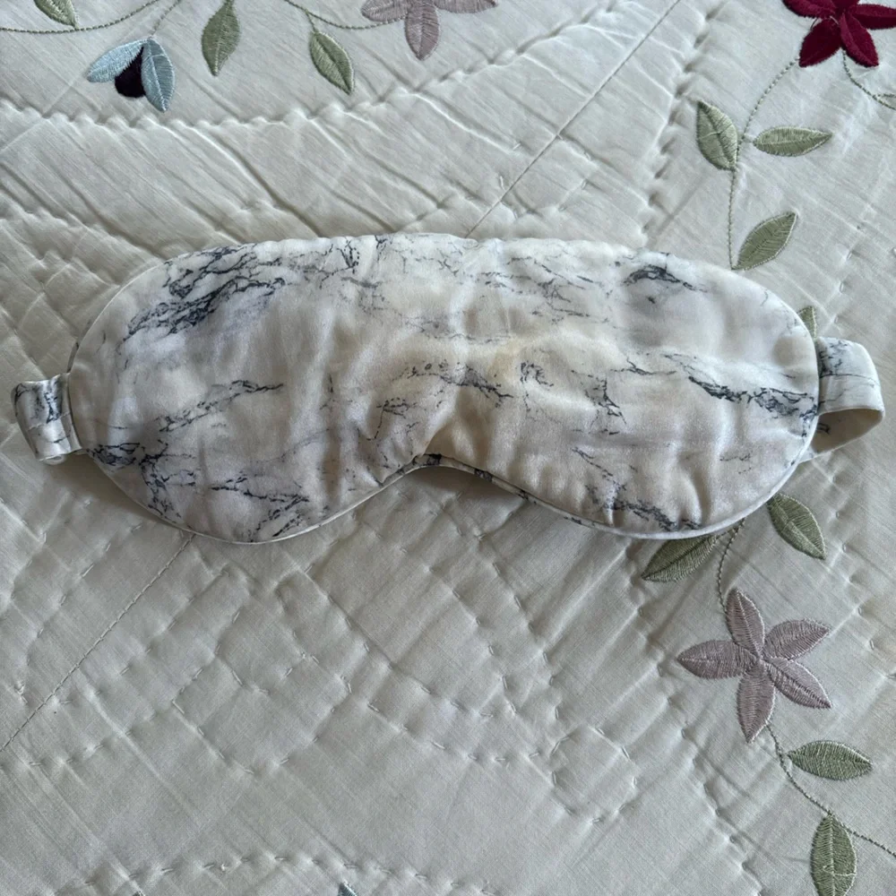slip Marble Print Silk Sleep Mask in White and Gray